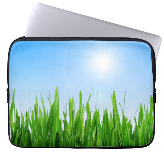 Grünes Gras Blaue Himmel Landschaft-10826 Laptopschutzhülle (Vorderseite)