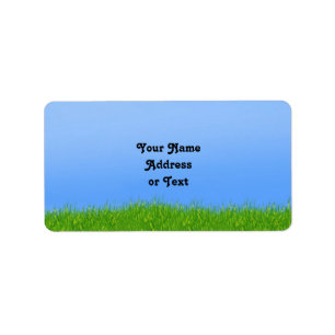 Grünes Gras und blauer Himmel Hintergrund Adressaufkleber