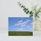 Grünes Gras und blauer Himmel Postkarte (Stehend Vorderseite)