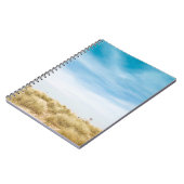 Grünes Grasfeld unter blauem Himmel Notizblock (Linke Seite)
