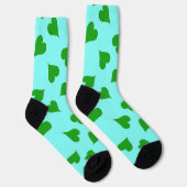 Grünes Herzmuster auf blauen Socken (Rechts)