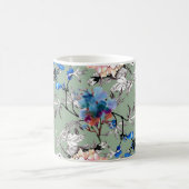 Grünes Hintergrund Blumenmuster. Kaffeetasse (Mittel)
