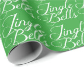 Grünes Jingle Bells White Text Wrapping Paper Geschenkpapier (Rolleneckpunkt)