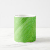 grünes, junges Bananenblatt Kaffeetasse (Mittel)