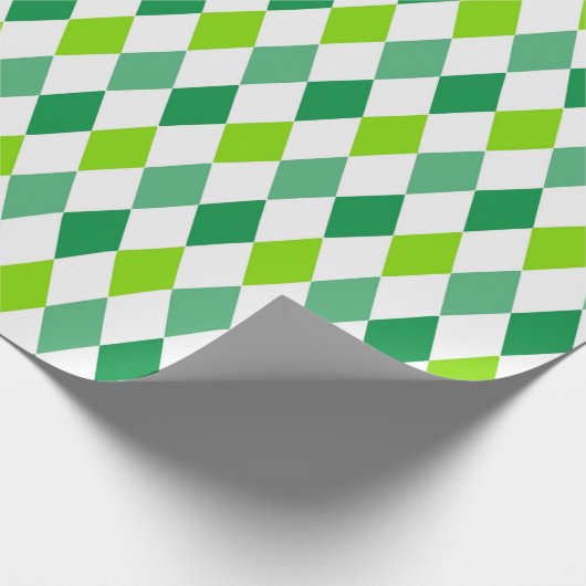 Grünes Karo St. Patrick's Day Wrapping Paper Geschenkpapier (Ecke)