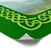 Grünes Keltenkreuz und Wolken Poster (Ecke)