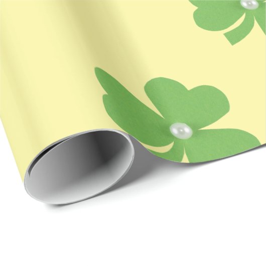 Grünes Kleeblatt für St. Patrick's Day Geschenkpapier (Rolleneckpunkt)