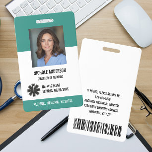 Grünes Krankenhaus Medizinisches Mitarbeiter Logo Ausweis