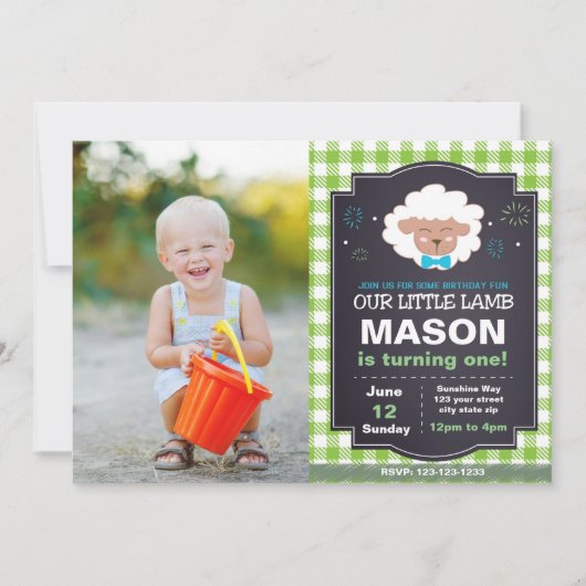 Grünes Lamm zum Geburtstag Einladung mit Foto (Vorderseite)