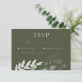 Grünes Leaf Olive Wedding RSVP Karte (Stehend Vorderseite)