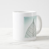 Grünes Leaf-Skelett Jumbo-Tasse (Vorderseite Rechts)