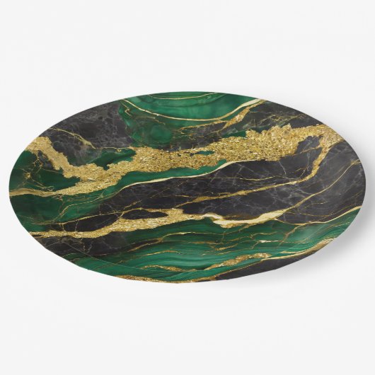Grünes Marmormuster mit Gold Pappteller (Schrägansicht)