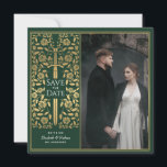 Grünes mittelalterliches Schwert Save the Date Fot Einladung<br><div class="desc">Elegantes und modernes Hochzeitsdesign inspiriert durch eine Tarot-Karte. Design ist keine echte Folie. Sie können dies durch einen Klick auf "PERSONALISIEREN" weiter anpassen. Matching Items in unserem Shop für ein komplettes Party Thema. Platzhalterbild von Unsplash.</div>