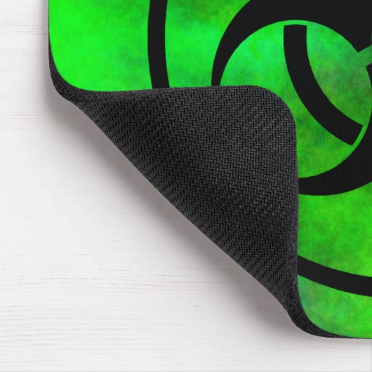 Grünes Nebel-Biogefährdung-Symbol Mousepad (Ecke)
