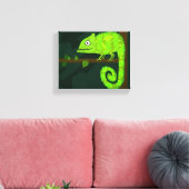 Grünes niedliches Chamäleon Leinwanddruck (Insitu (Wohnzimmer))