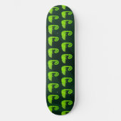 Grünes niedliches Chamäleon Skateboard (Vorderseite)