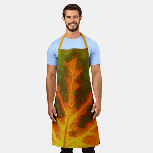 Grünes Orange und gelbes Aspen Leaf #1 Schürze (Getragen)