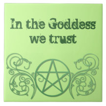 Grünes Pentagramm mit Schnörkeln