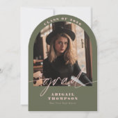 Grünes & Rosa Bogen-Foto-Skript-Abschluss Einladung (Vorderseite)