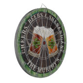 Grünes rustikales Holz Cheers Beers and Shenanigan Dartscheibe (Vorderseite Links)