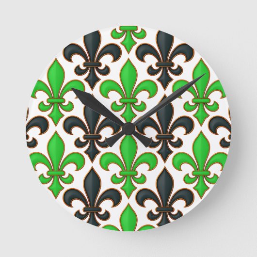 Grünes schwarzes Barock-Fleur-de-lis-Musterdesign Runde Wanduhr (Vorderseite)