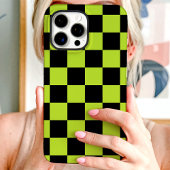 Grünes schwarzes Schachbrett Case-Mate iPhone Hülle