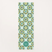 Grünes Teal modernes Blumenmuster Monogramm Yogamatte (Vorderseite)