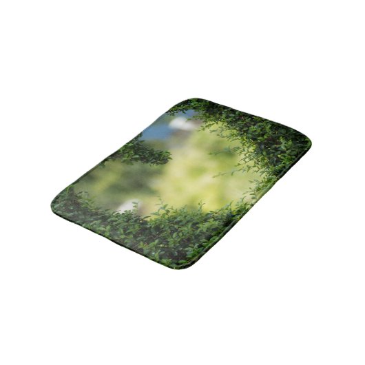 Grünes Topiary Heart Badematte (Schrägansicht)