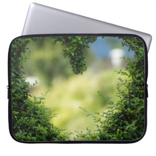 Grünes Topiary Heart Laptopschutzhülle
