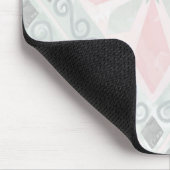 Grünes und rosa pastellfarbenes Diamantmuster Mousepad (Ecke)