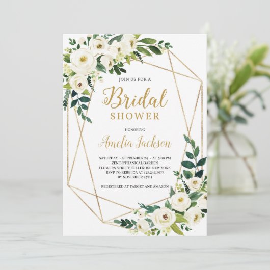 Grünes und weißes, blumengeschmücktes rustikales B Einladung (Stehend Vorderseite)