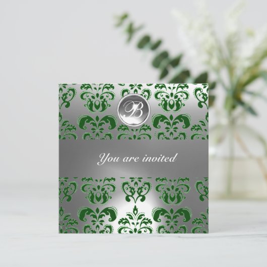 GRÜNES UND WEISSES DAMASK GEM STONE MONOGRAMM EINLADUNG (Stehend Vorderseite)