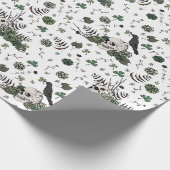 Grünes und weißes Totenkopfmuster St. Patricks Day Geschenkpapier (Ecke)