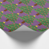 Grünes Weihnachtsbaum-Muster Thunder_Cove lila Geschenkpapier (Ecke)