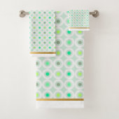 GRÜNES WEISSES GEOMETRISCHES SET BADEZIMMER (Insitu)