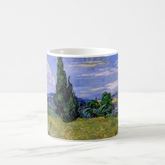 Grünes Weizenfeld mit Cypress von Vincent van Gogh Kaffeetasse (Mittel)