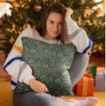 Grünes Winter Botanisches Muster Kissen<br><div class="desc">Niedliches und lustiges Weihnachtskissen mit handgezeichneter Illustration der Winterbotanikale.</div>