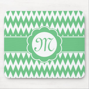 Grünes Zickzack Muster und Monogramm-Blume Mousepad