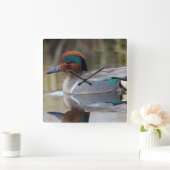 Grünflügeliges aquamarines quadratische wanduhr (Zuhause)