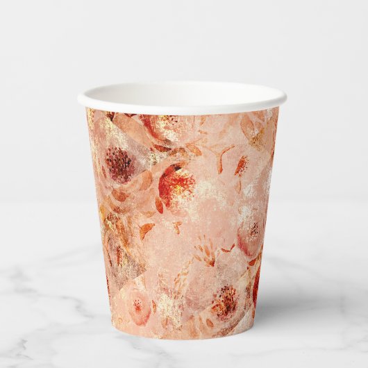 Grunge Blumenmuster. Korallenhintergrund. Pappbecher (Vorderseite)