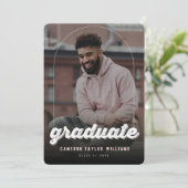 Grunge Bold Script Simple Foto Graduation Party Einladung (Stehend Vorderseite)