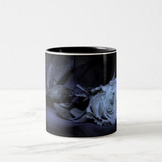 Grunge Dark Blue Rose Design Tasse