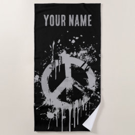Grunge-Friedenssymbol – Urbanes Street-Art-Design Strandtuch