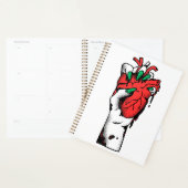 Grunge Gothic Hand Holding Herz Artwork Planer (Anzeige)