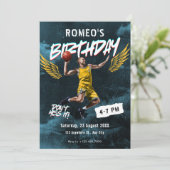 Grunge Graffiti Basketball Foto Geburtstag Einladung (Stehend Vorderseite)