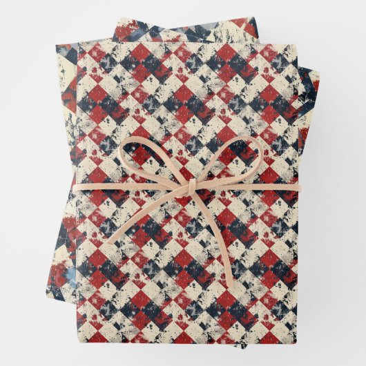 Grunge Harlequin Diamond Pattern Red and Navy Geschenkpapier Set (Beispiel)