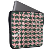 Grunge Herzen und Blume Muster. Laptopschutzhülle (Vorne Rechts)