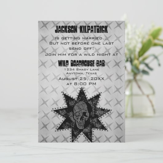 Grunge Skull Bachelor Party Einladung, Black Einladung (Stehend Vorderseite)
