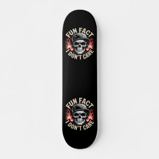Grunge-Totenkopf-Flammen Streetwear-Stil Grafik Skateboard