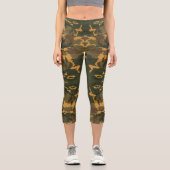 Grunged Green Camouflage Capri Leggings (Vorderseite)